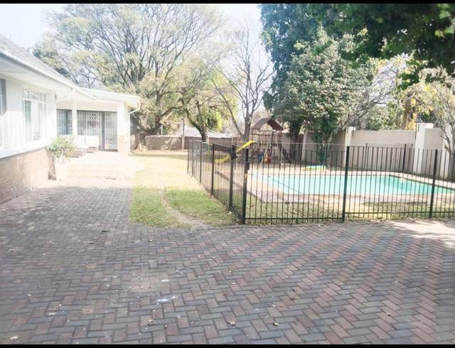 4 BEDROOM PROPERTY TO RENT IN SAVOY ESTATE